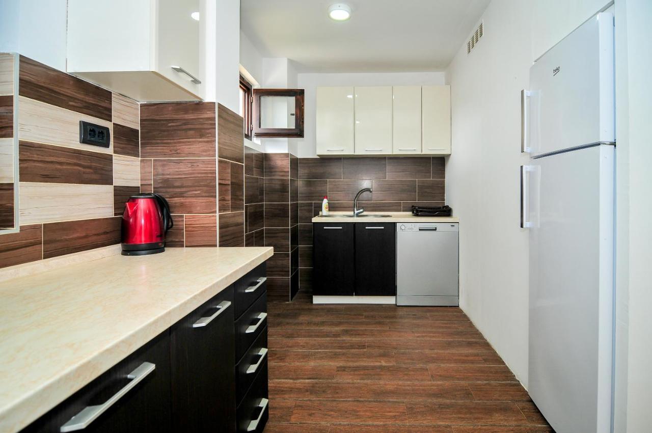 Milosavljevic Apartments Tivat Exterior foto