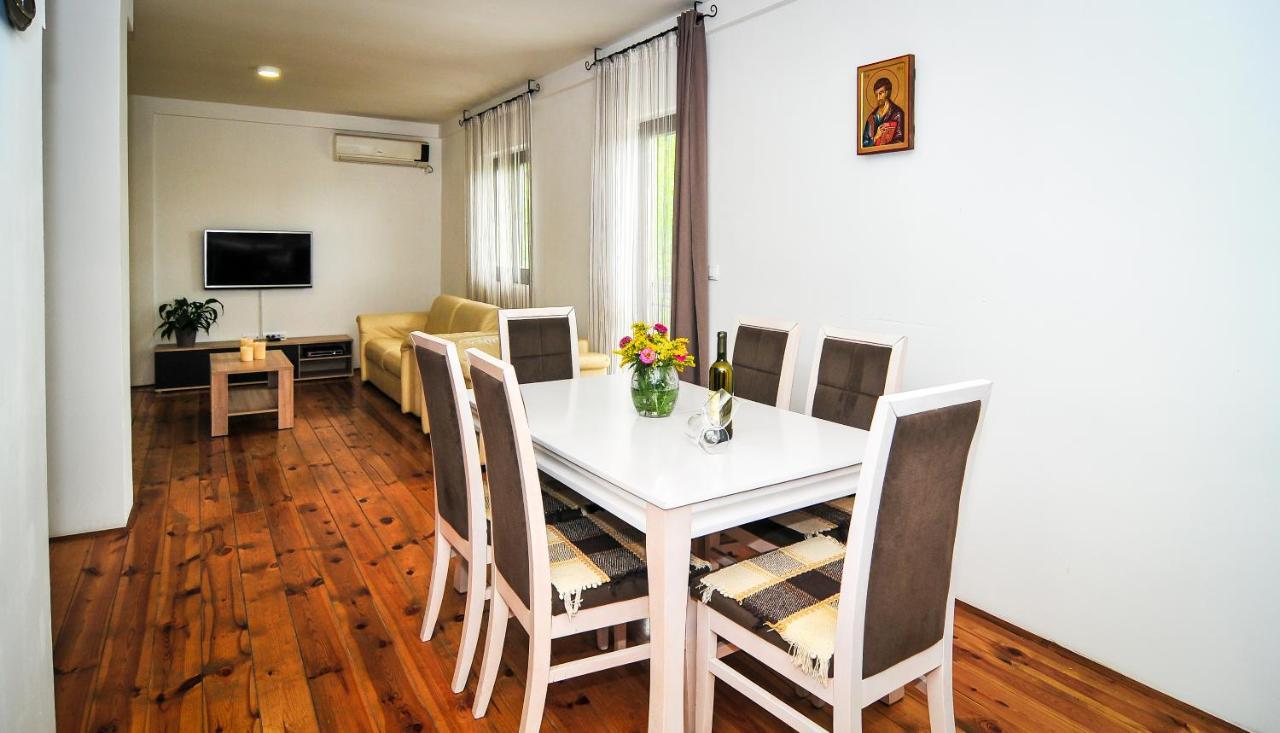 Milosavljevic Apartments Tivat Exterior foto