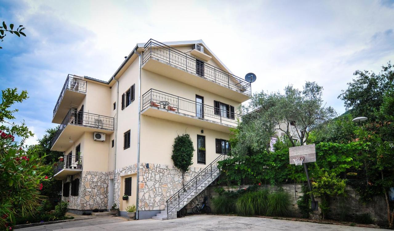 Milosavljevic Apartments Tivat Exterior foto