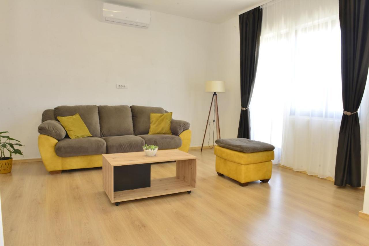 Milosavljevic Apartments Tivat Exterior foto
