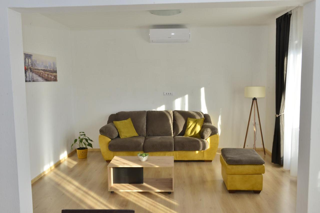Milosavljevic Apartments Tivat Exterior foto