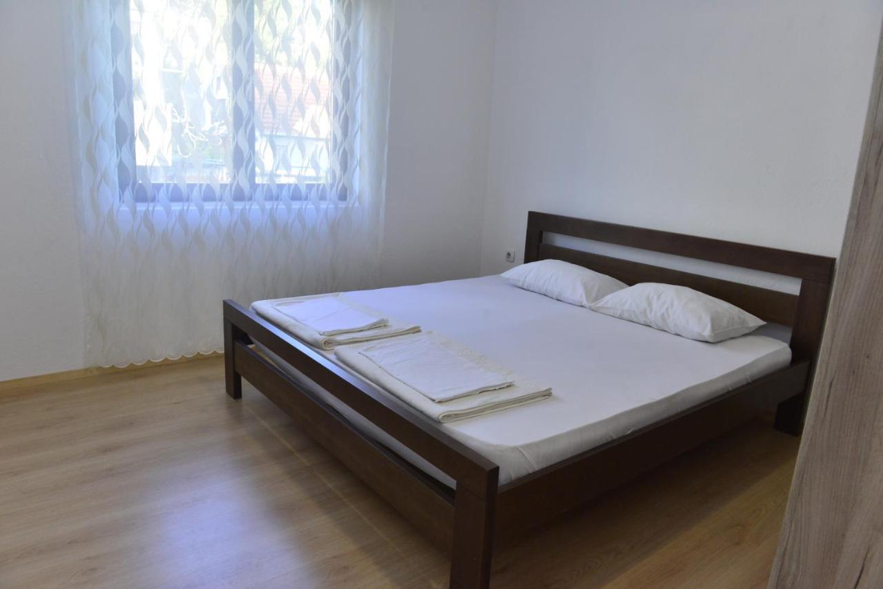 Milosavljevic Apartments Tivat Exterior foto