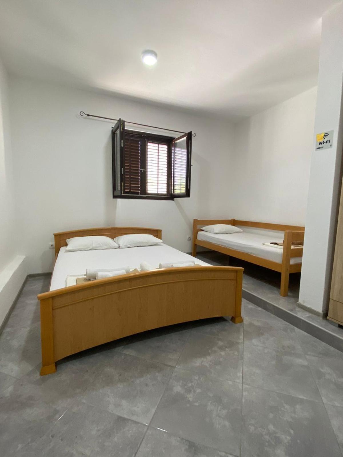 Milosavljevic Apartments Tivat Exterior foto